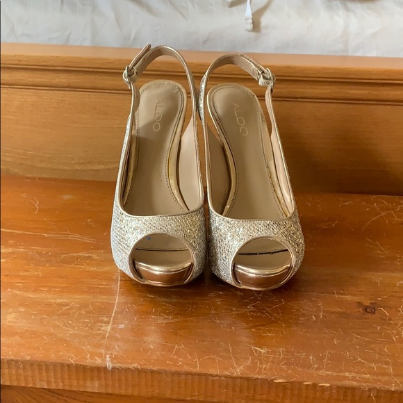 Also Heels - Picture 2 of 5